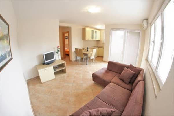 מאקרסקה Apartments Villa Bondi מראה חיצוני תמונה