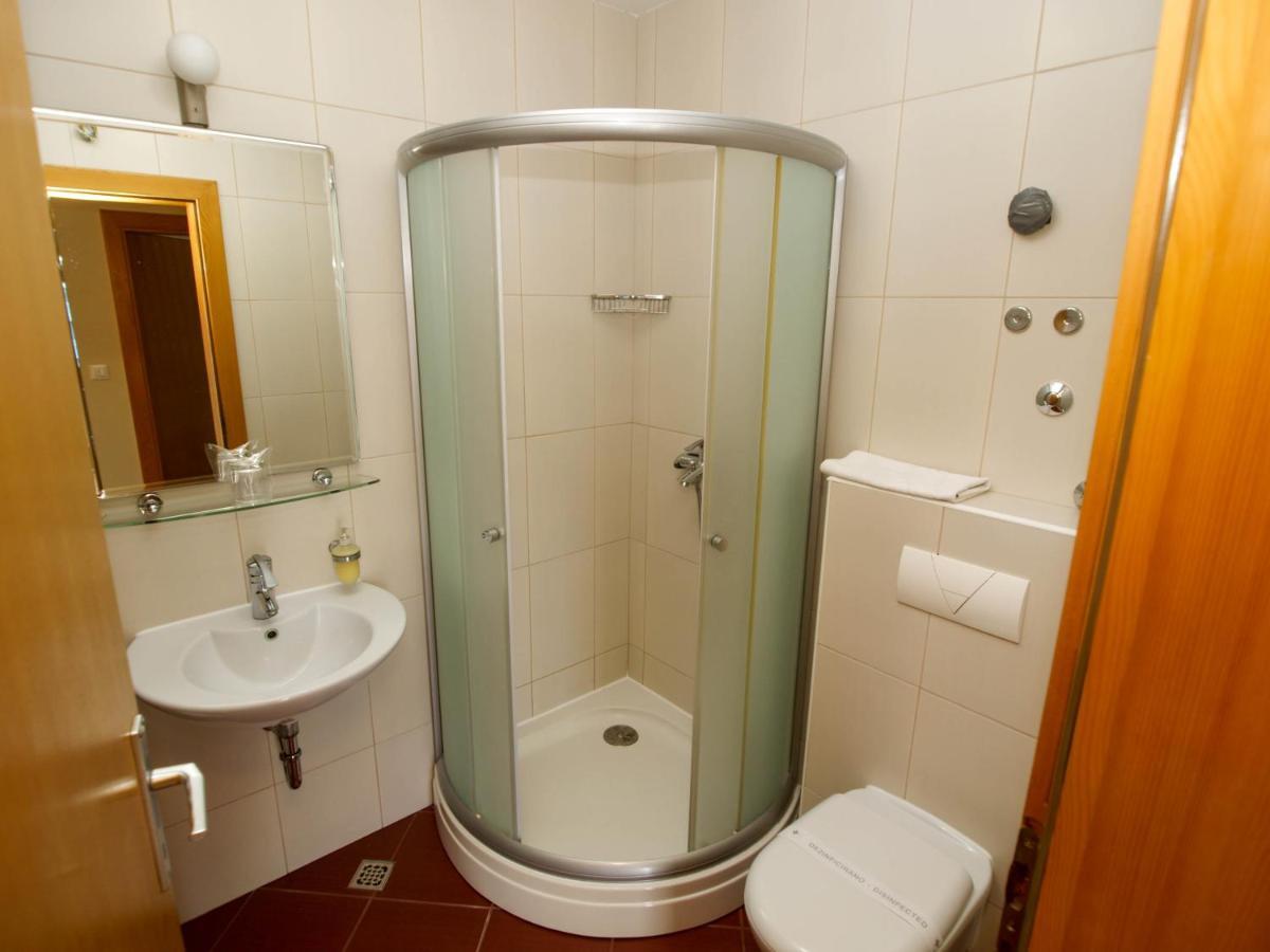 מאקרסקה Apartments Villa Bondi מראה חיצוני תמונה